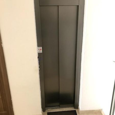 Luqa Apartment - 5 Mins From Airport المظهر الخارجي الصورة