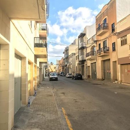 Luqa Apartment - 5 Mins From Airport المظهر الخارجي الصورة