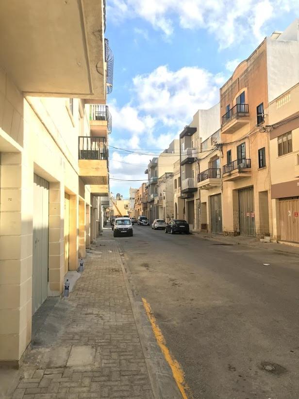 Luqa Apartment - 5 Mins From Airport المظهر الخارجي الصورة